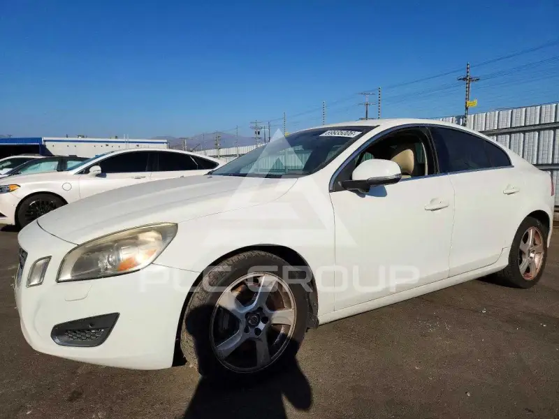 2013 Volvo S60 фото