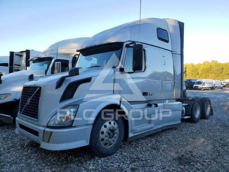 2013 Volvo VNL фото