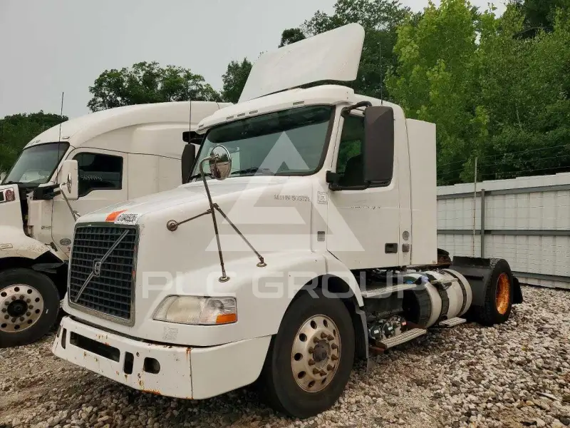 2013 Volvo VNL photo