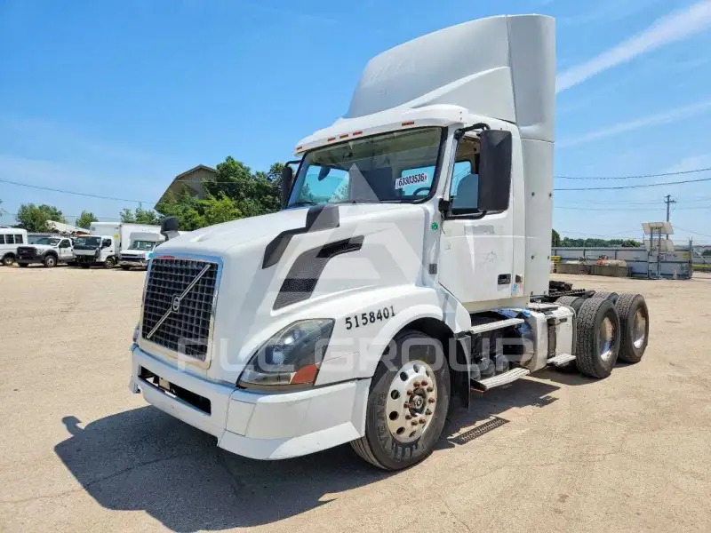 2013 Volvo VNL фото