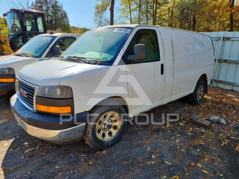 2013 GMC Savana фото