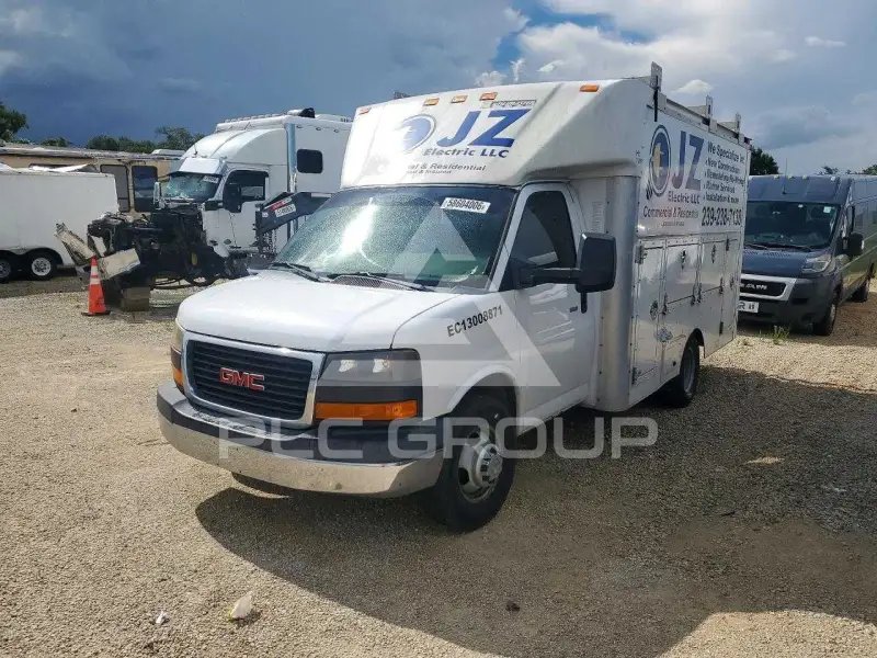 2013 GMC Savana photo