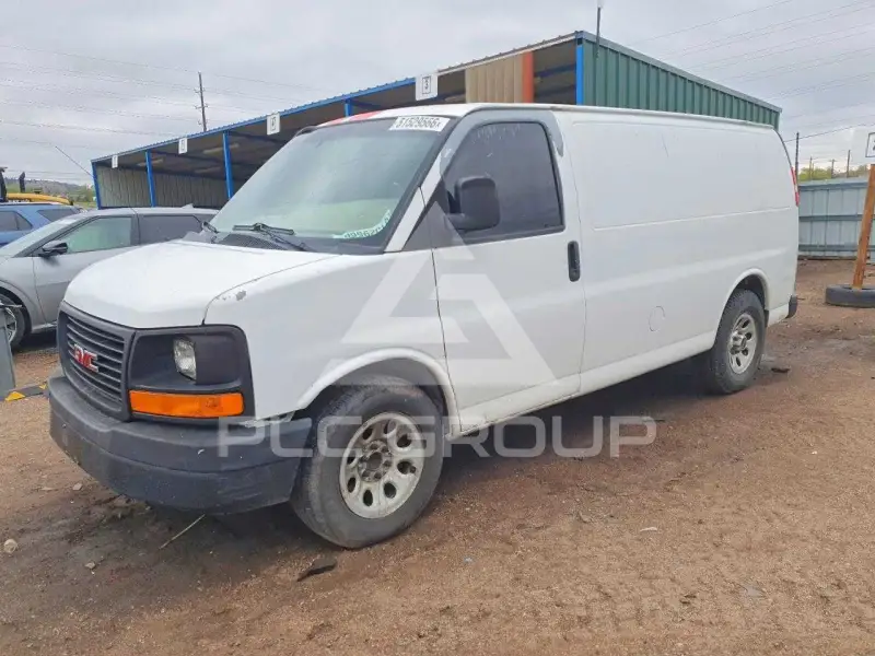 2013 GMC Savana фото