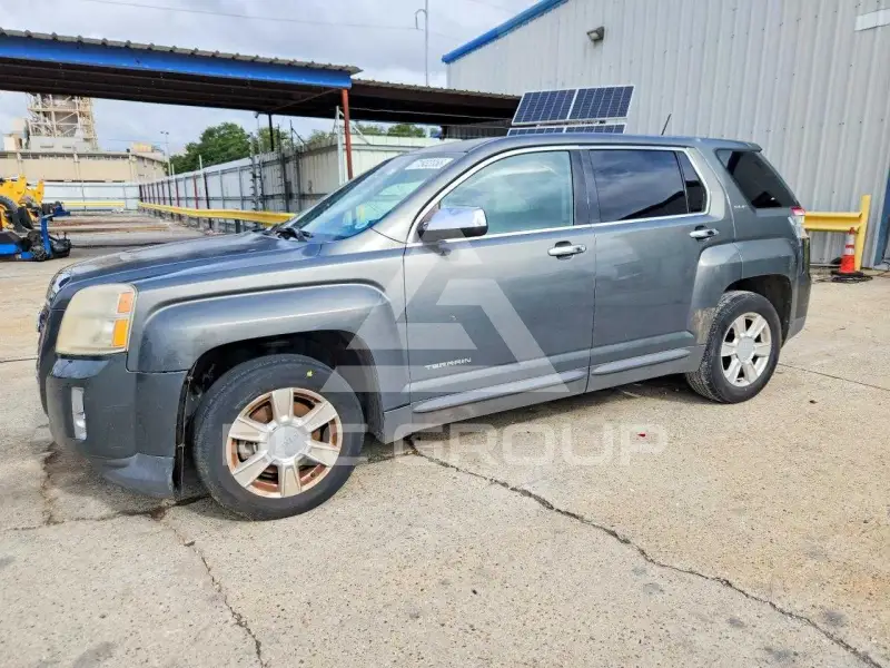 2013 GMC TERRAIN фото
