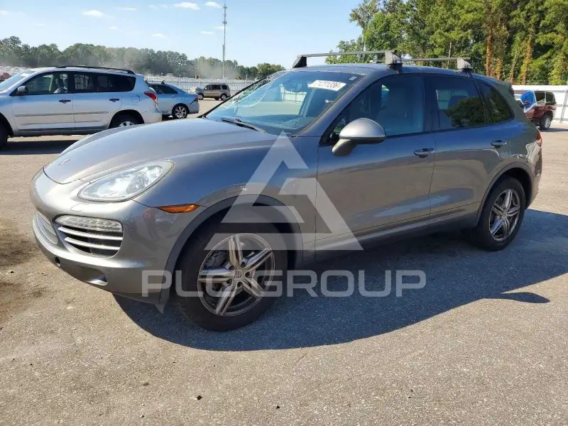 2013 Porsche Cayenne photo