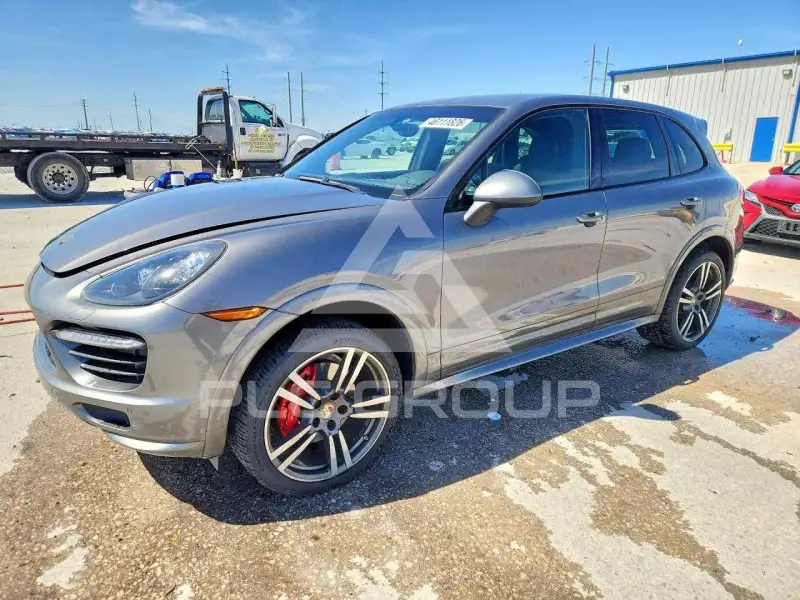2013 Porsche Cayenne photo
