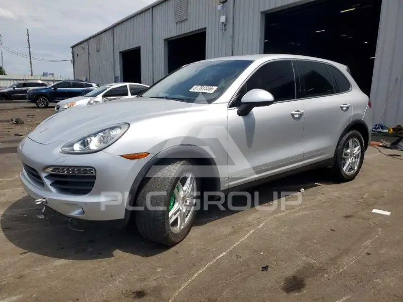 2013 Porsche Cayenne photo