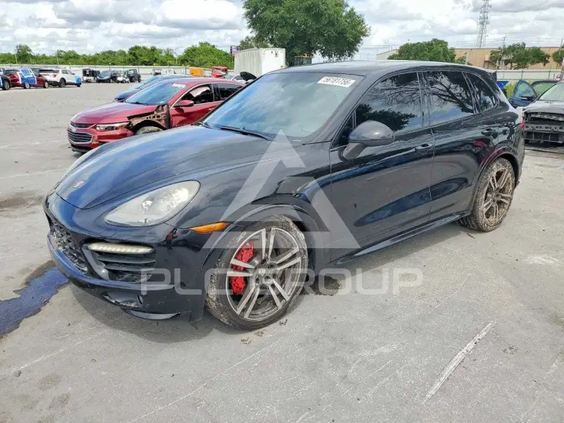 2013 Porsche Cayenne photo