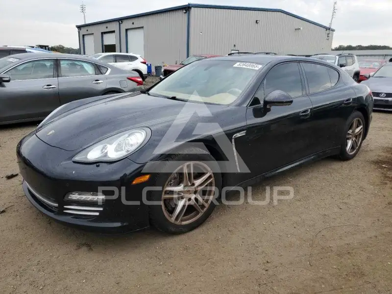 2013 Porsche Panamera photo