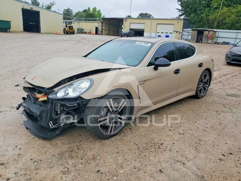 2013 Porsche Panamera photo