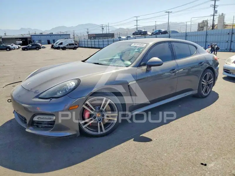 2013 Porsche Panamera photo