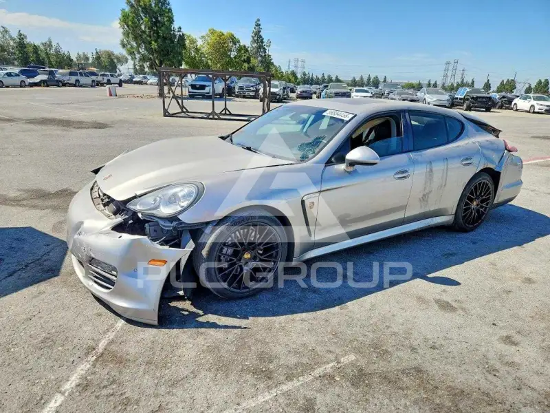 2013 Porsche Panamera photo