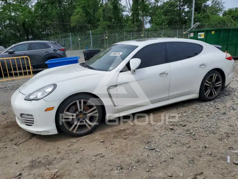 2013 Porsche Panamera photo