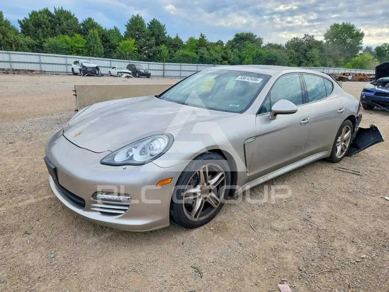 2013 Porsche Panamera photo