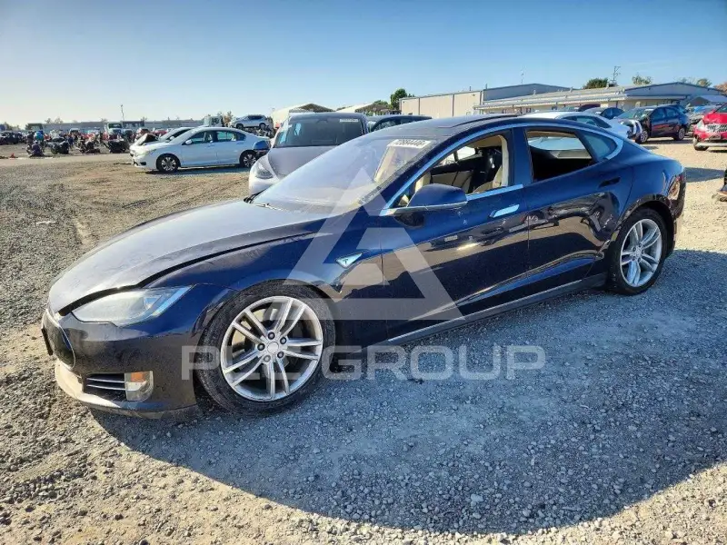 2013 Tesla Model S photo