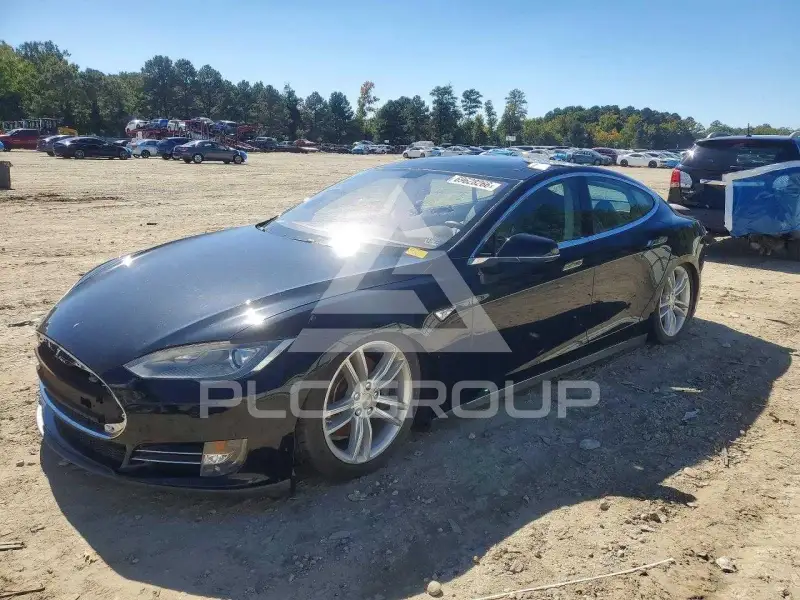 2013 Tesla Model S фото