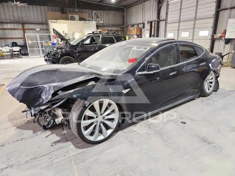 2013 Tesla Model S photo