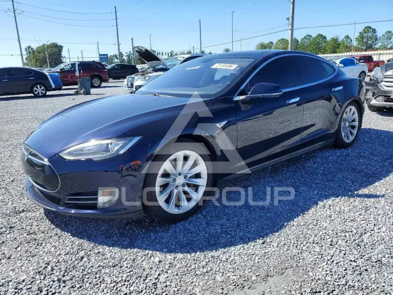 2013 Tesla Model S photo