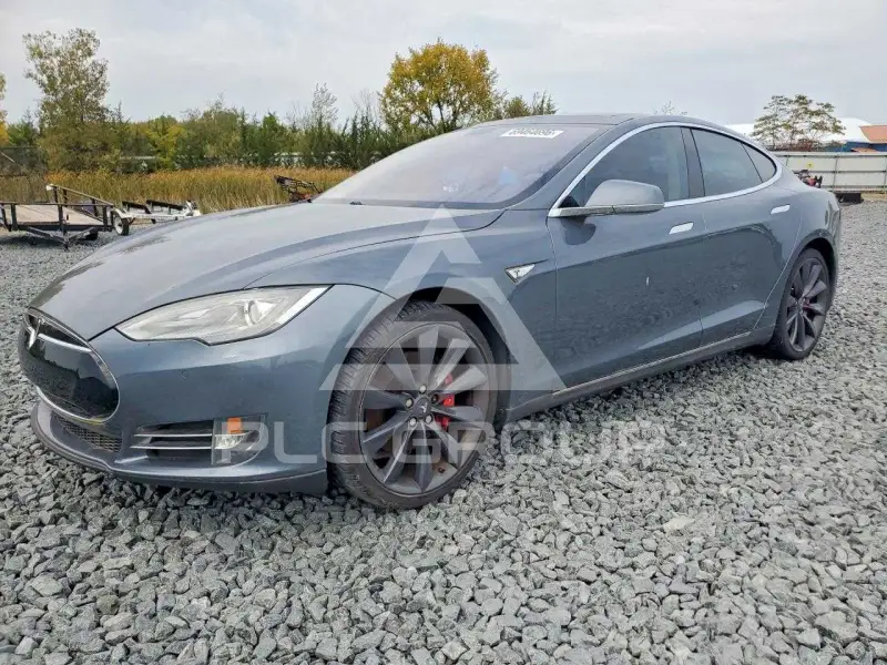 2013 Tesla Model S photo