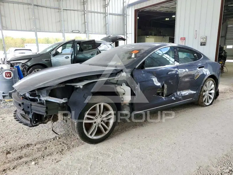 2013 Tesla Model S photo