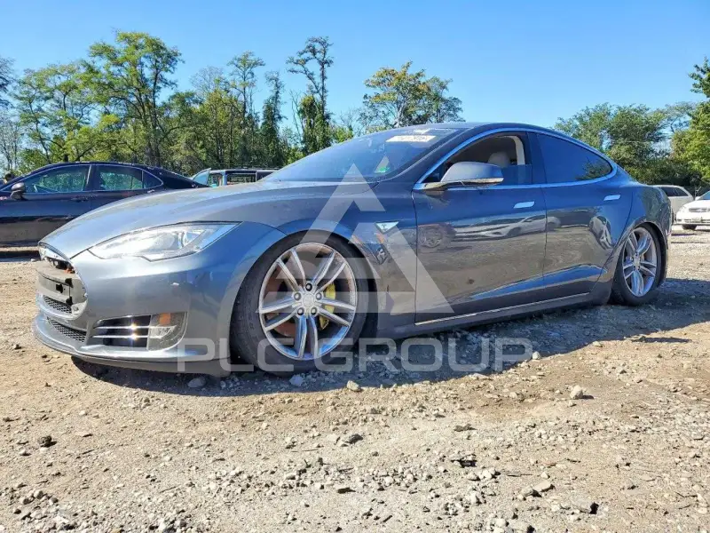 2013 Tesla Model S фото