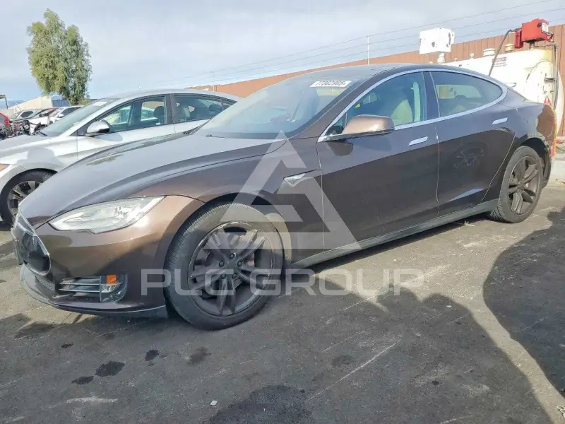 2013 Tesla Model S photo