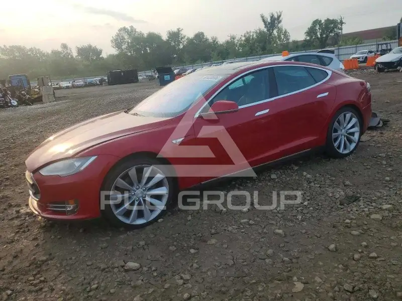2013 Tesla Model S фото
