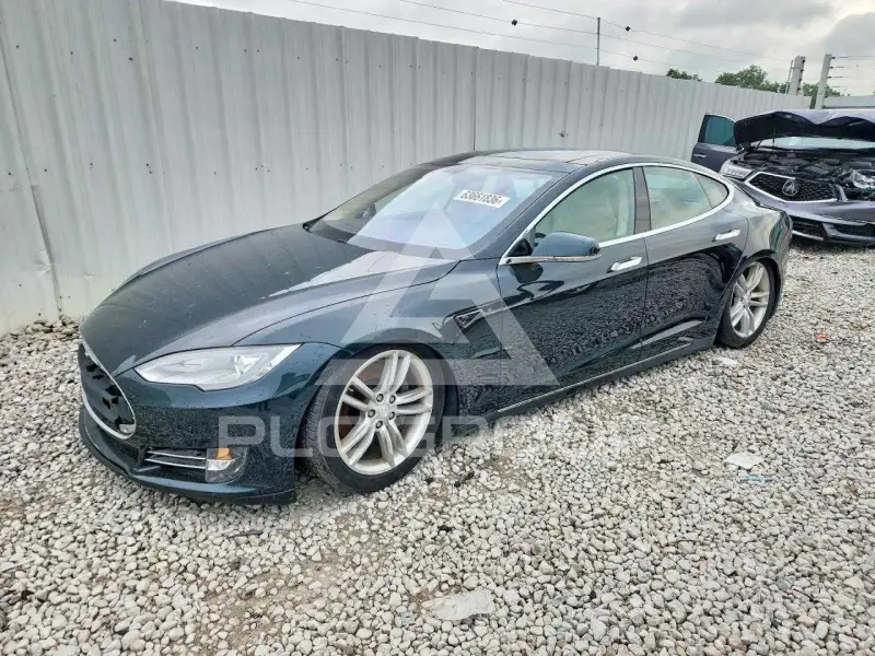 2013 Tesla Model S photo