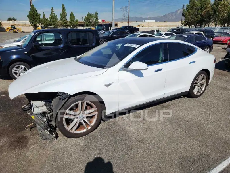 2013 Tesla Model S фото