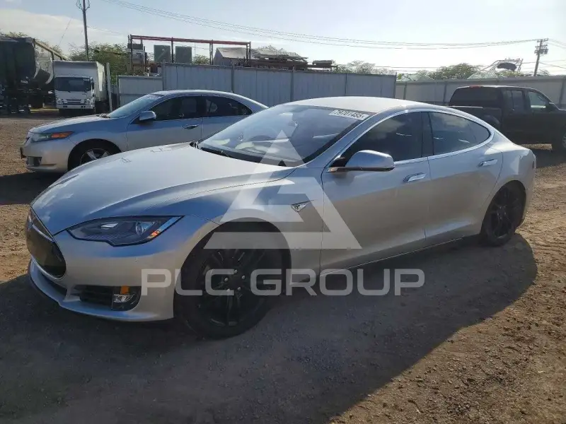 2013 Tesla Model S фото