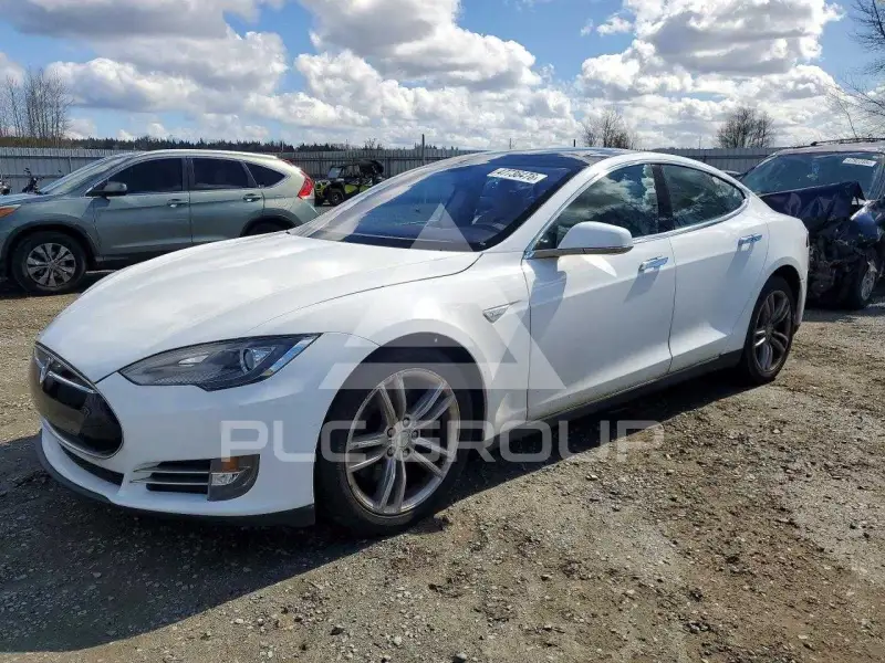 2013 Tesla Model S фото