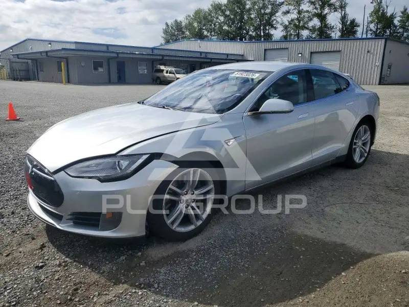 2013 Tesla Model S фото