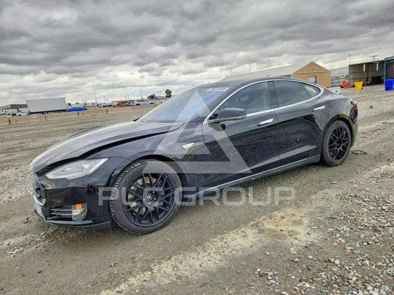 2013 Tesla Model S фото