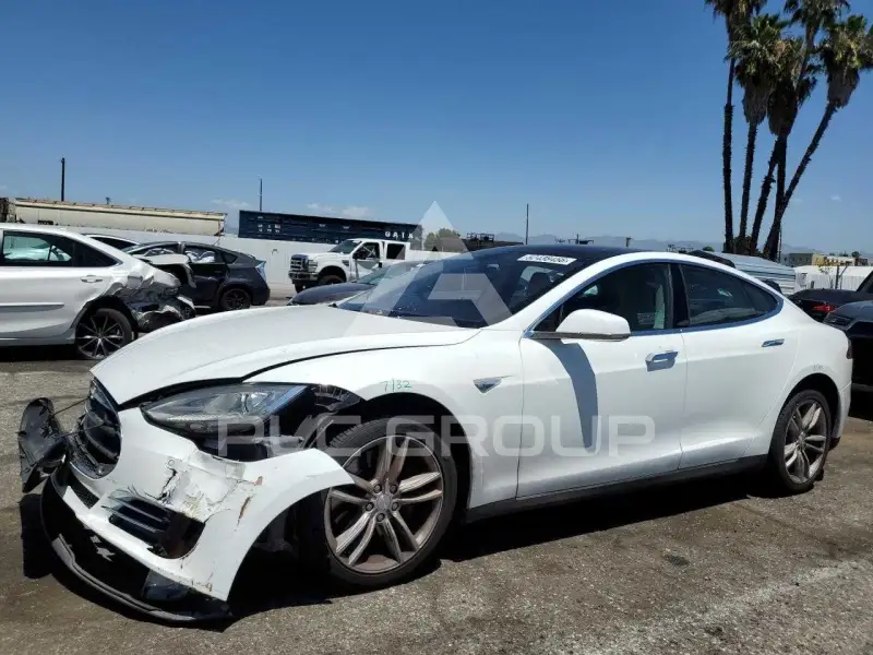 2013 Tesla Model S фото