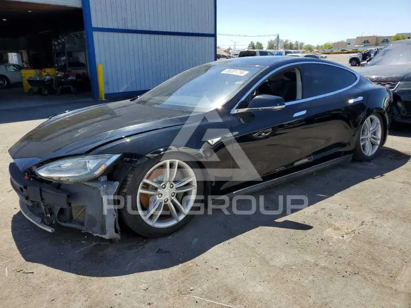 2013 Tesla Model S photo