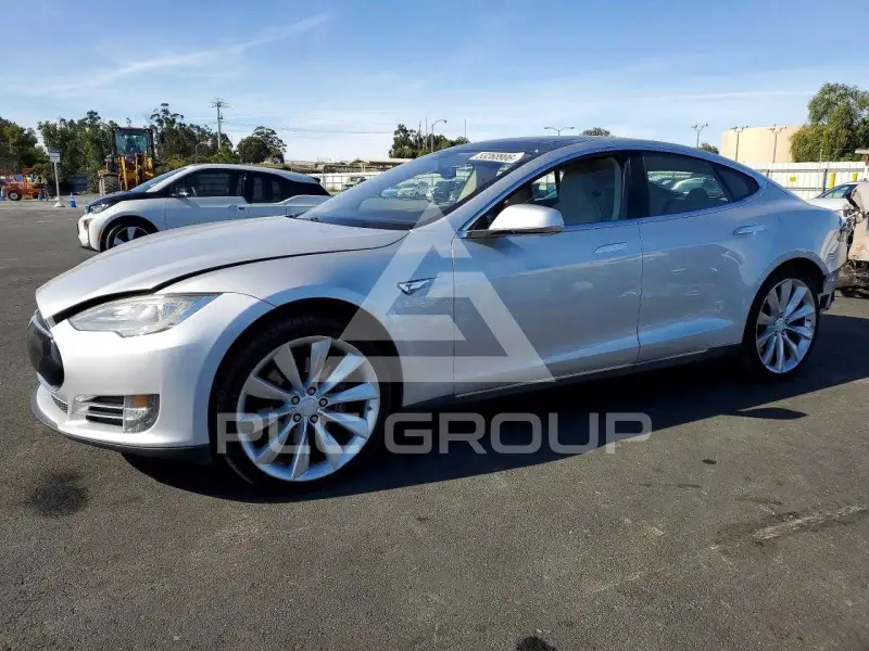 2013 Tesla Model S фото