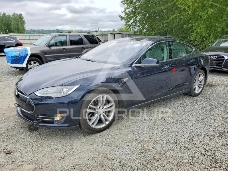 2013 Tesla Model S фото