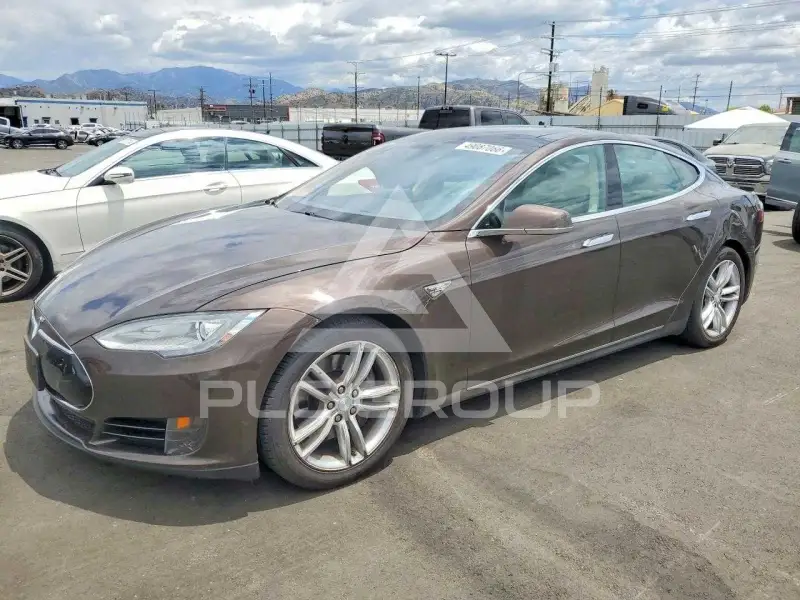 2013 Tesla Model S photo