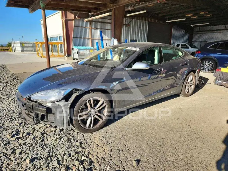 2013 Tesla Model S фото