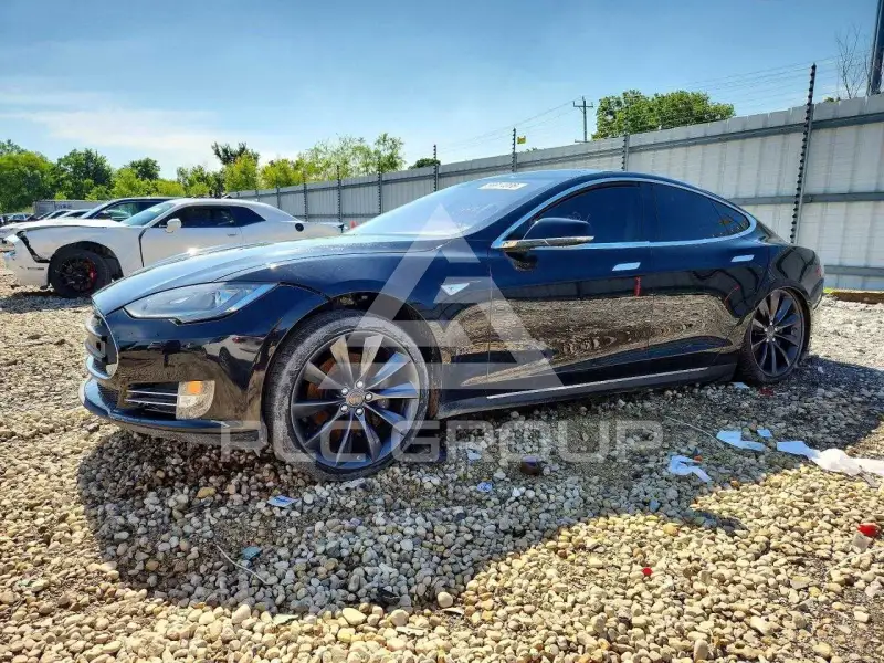 2013 Tesla Model S фото