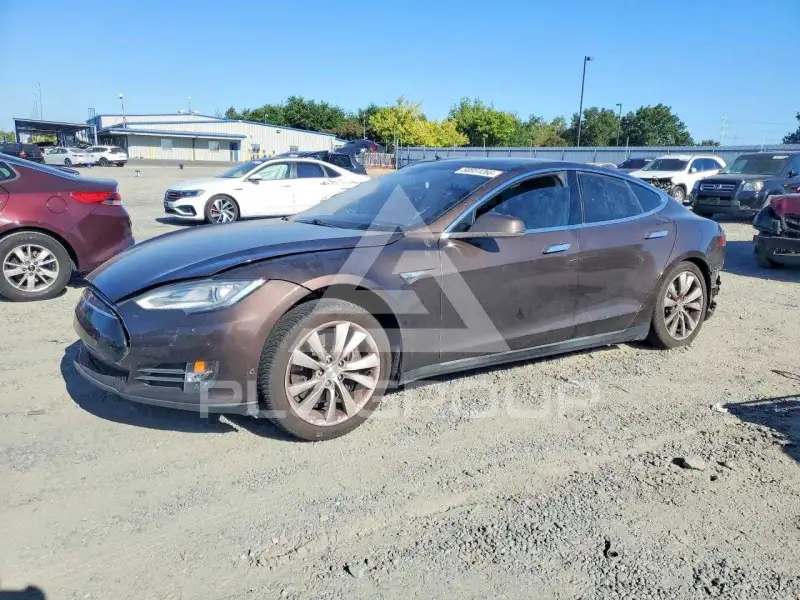 2013 Tesla Model S фото