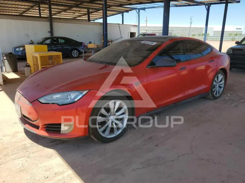 2013 Tesla Model S photo