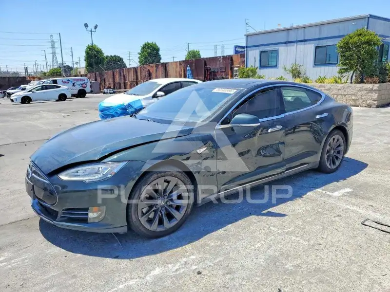 2013 Tesla Model S фото