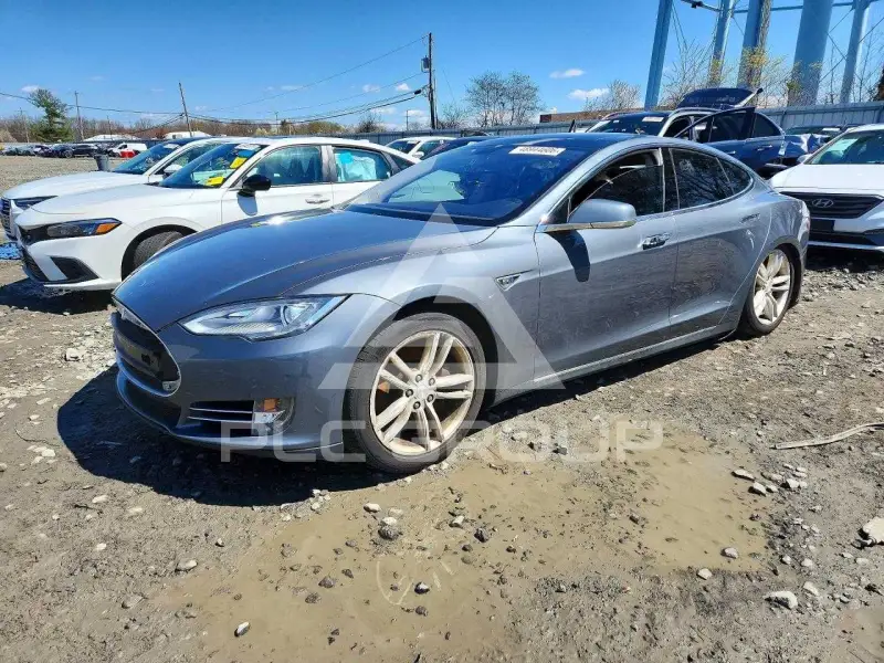 2013 Tesla Model S фото