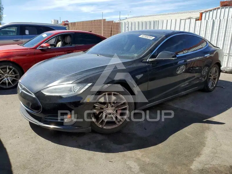 2013 Tesla Model S фото
