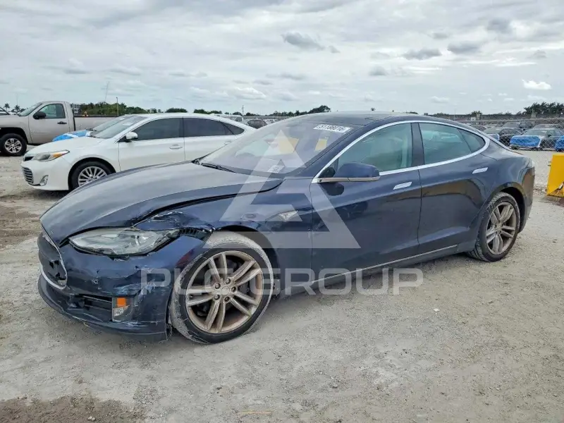 2013 Tesla Model S фото