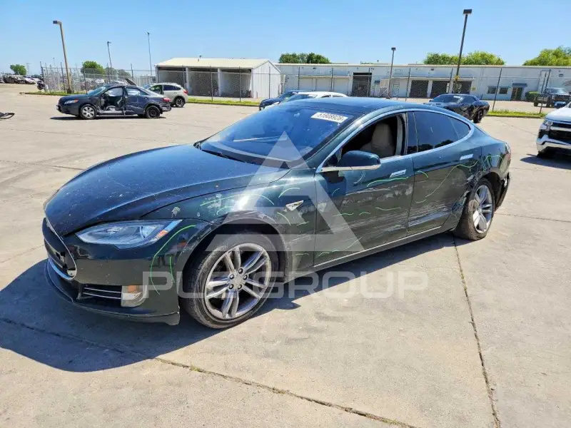 2013 Tesla Model S фото