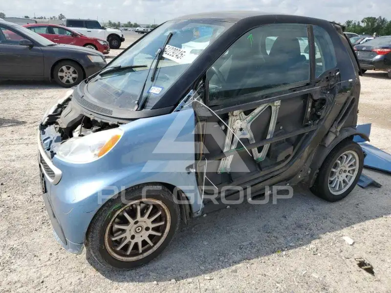 2013 Smart FORTWO фото