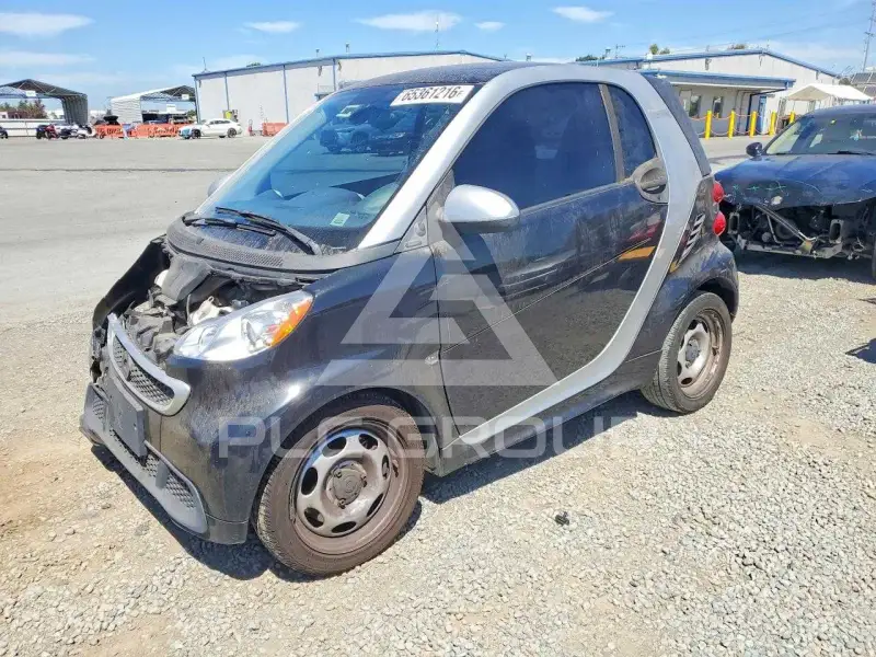 2013 Smart FORTWO фото