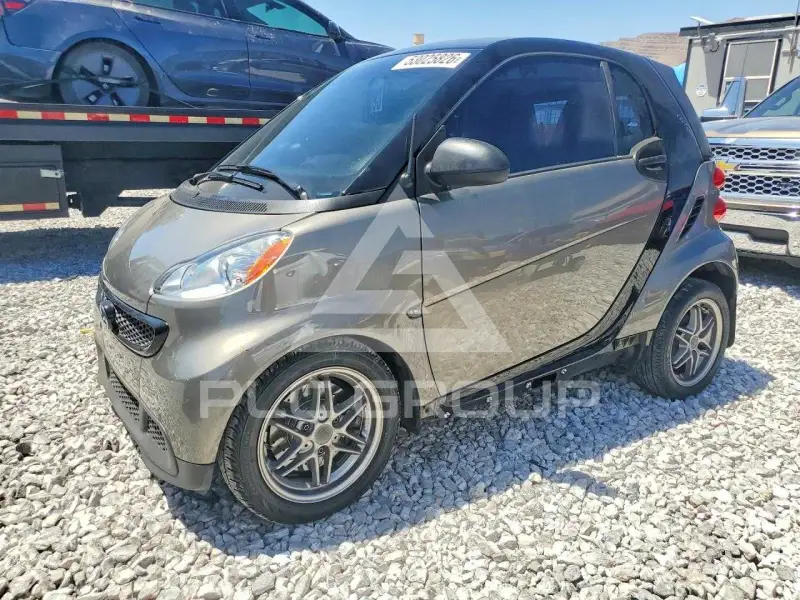 2013 Smart FORTWO фото